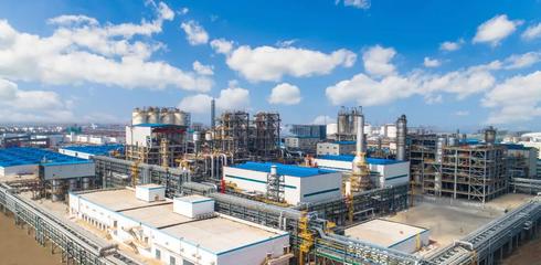 全產(chǎn)業(yè)鏈優(yōu)勢(shì)再提升| 虹港石化二期240萬(wàn)噸/年P(guān)TA擴(kuò)建項(xiàng)目正式投產(chǎn)